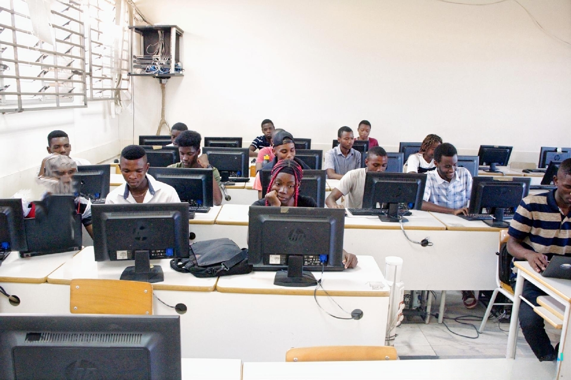 Estudantes da FCT desenvolvem sistema de gestão de bolseiros